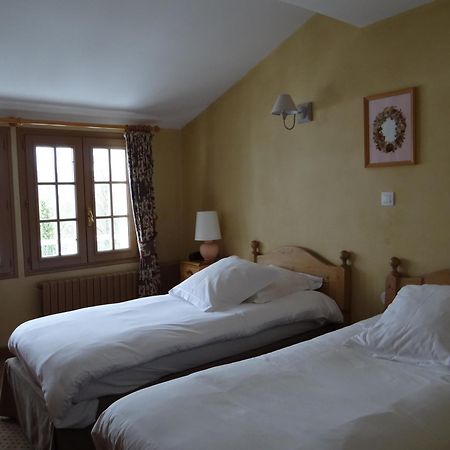 Auberge Des Chasseurs Echenevex Bilik gambar