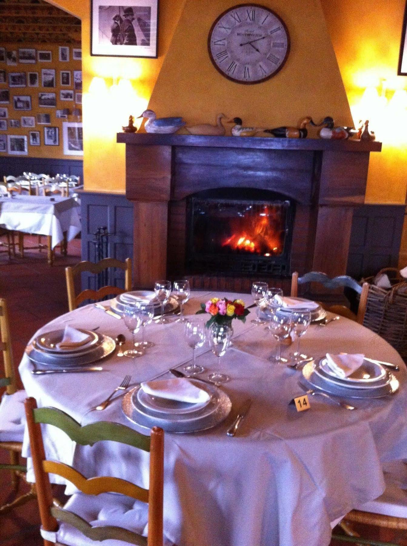 Auberge Des Chasseurs Echenevex Luaran gambar