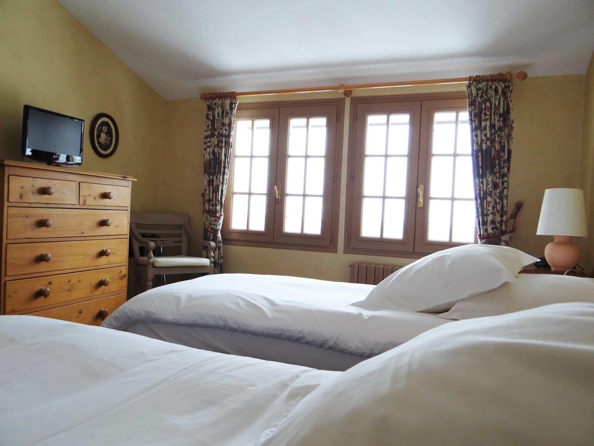 Auberge Des Chasseurs Echenevex Luaran gambar