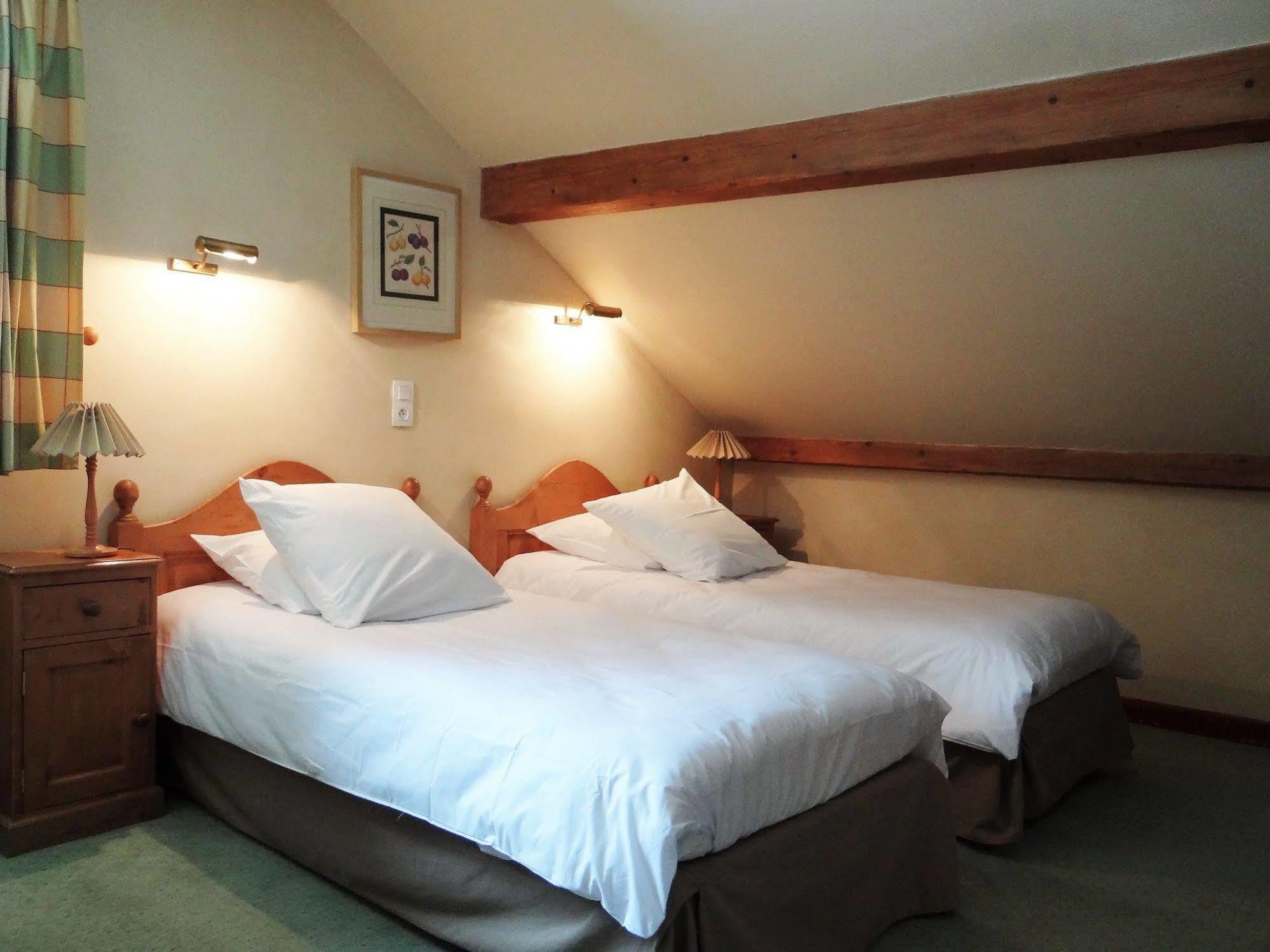 Auberge Des Chasseurs Echenevex Luaran gambar