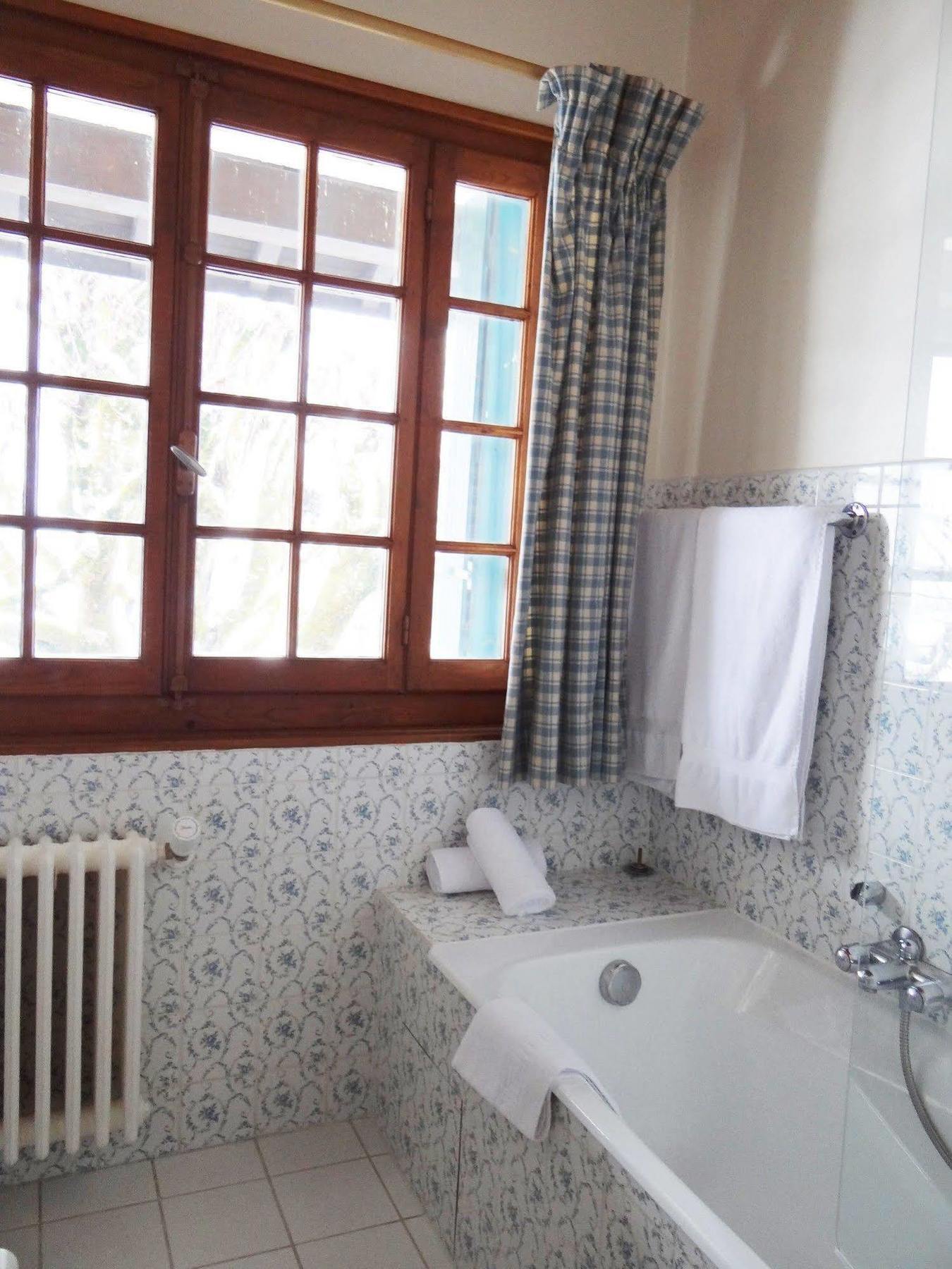 Auberge Des Chasseurs Echenevex Luaran gambar