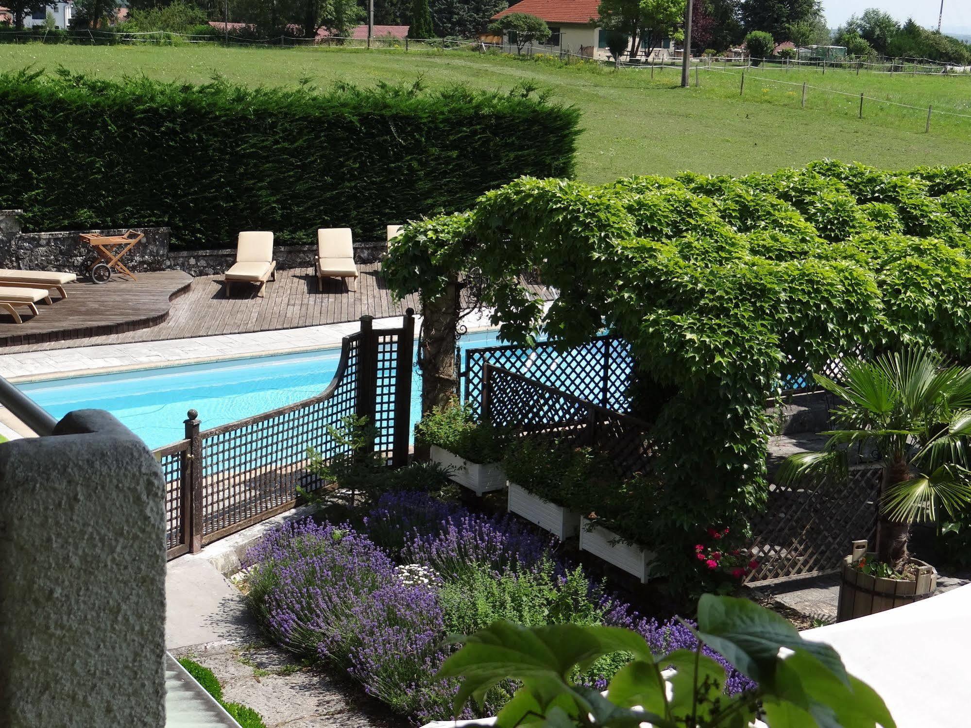 Auberge Des Chasseurs Echenevex Luaran gambar