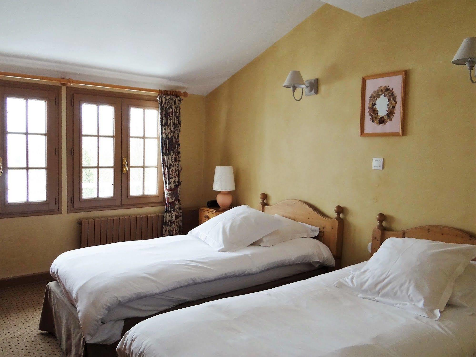 Auberge Des Chasseurs Echenevex Luaran gambar