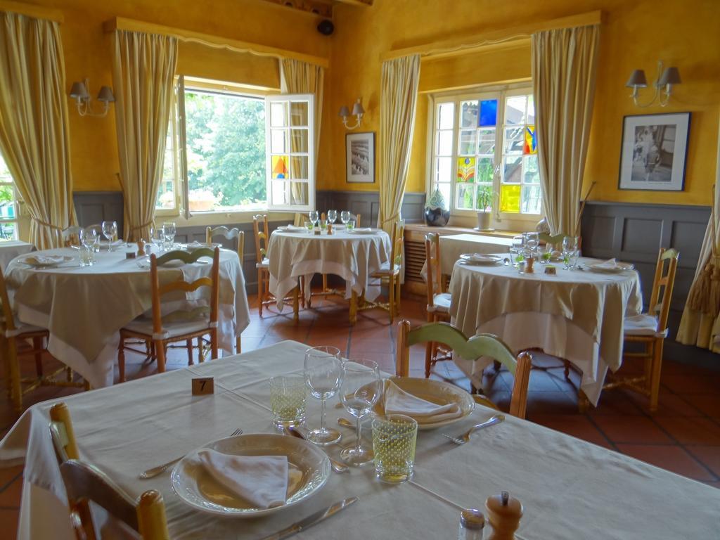 Auberge Des Chasseurs Echenevex Luaran gambar